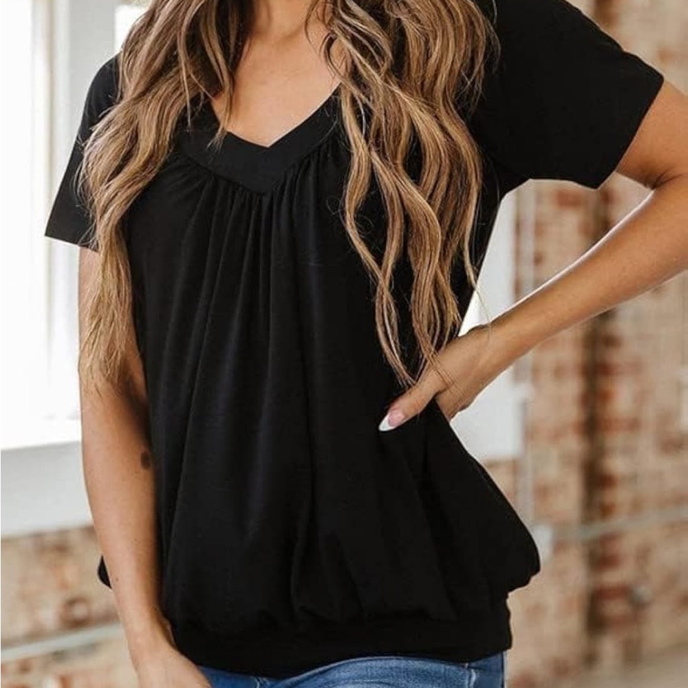 Amazon V neck casual tee sz L New with tags in Solid black